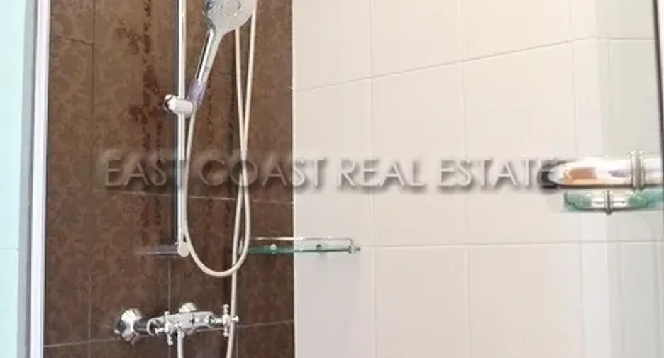 Haus zur Miete mit 5 Zimmer in Bang Lamung, Chonburi
