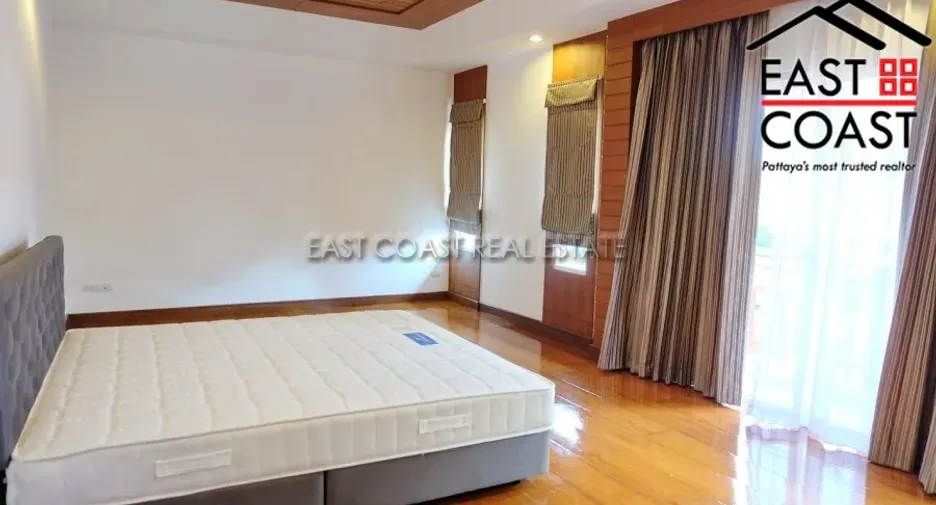 Haus zur Miete mit 5 Zimmer in Bang Lamung, Chonburi