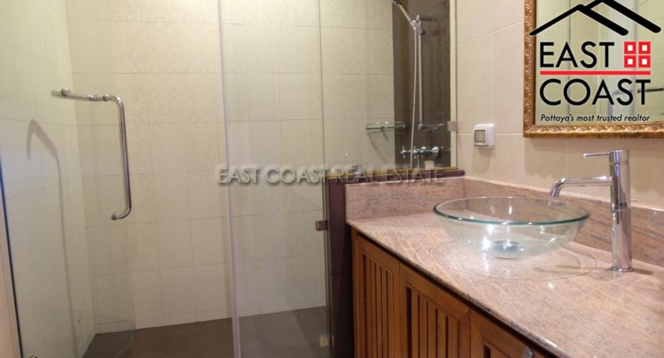 Casa en alquiler de 5 habitaciones en Bang Lamung, Chonburi