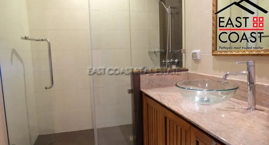 Haus zur Miete mit 5 Zimmer in Bang Lamung, Chonburi