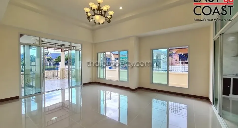 À vendre 3 chambres maison à Bang Saray, Pattaya