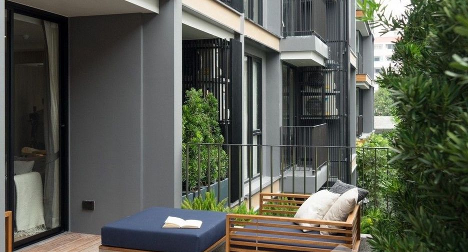 For sale 2 bed condo in Phaya Thai, Bangkok