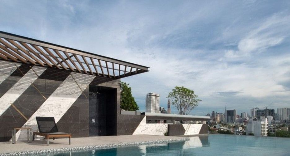 For sale 2 bed condo in Phaya Thai, Bangkok