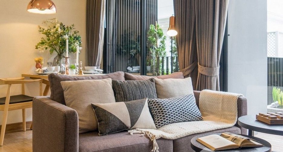 For sale 2 bed condo in Phaya Thai, Bangkok