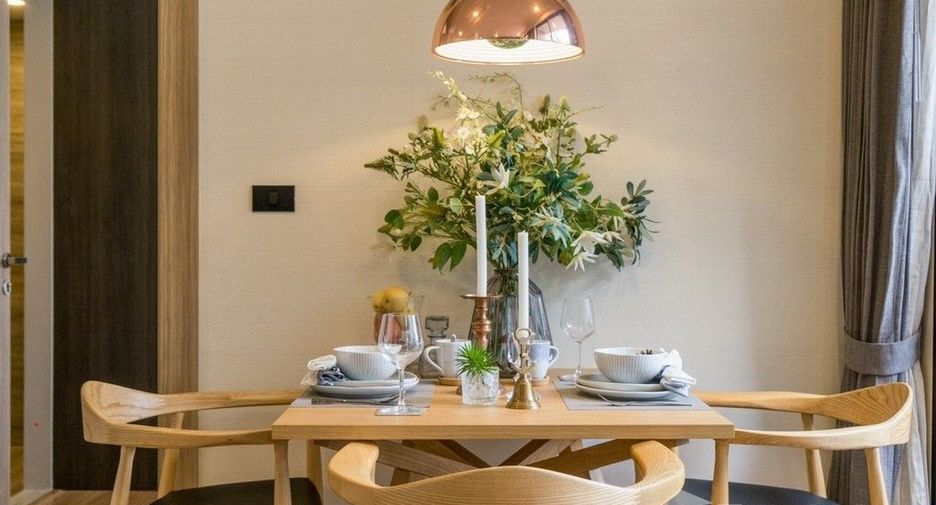 For sale 2 bed condo in Phaya Thai, Bangkok