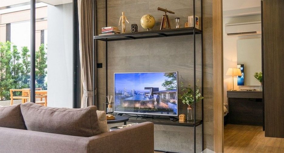 For sale 2 bed condo in Phaya Thai, Bangkok