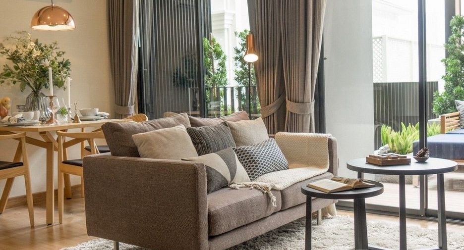 For sale 2 bed condo in Phaya Thai, Bangkok