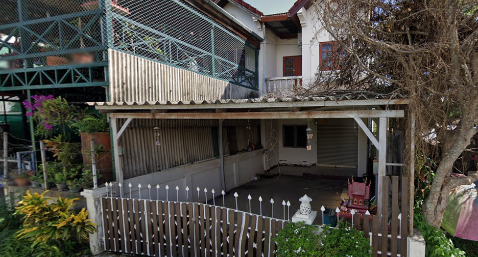 For rent 2 Beds townhouse in Saraphi, Chiang Mai