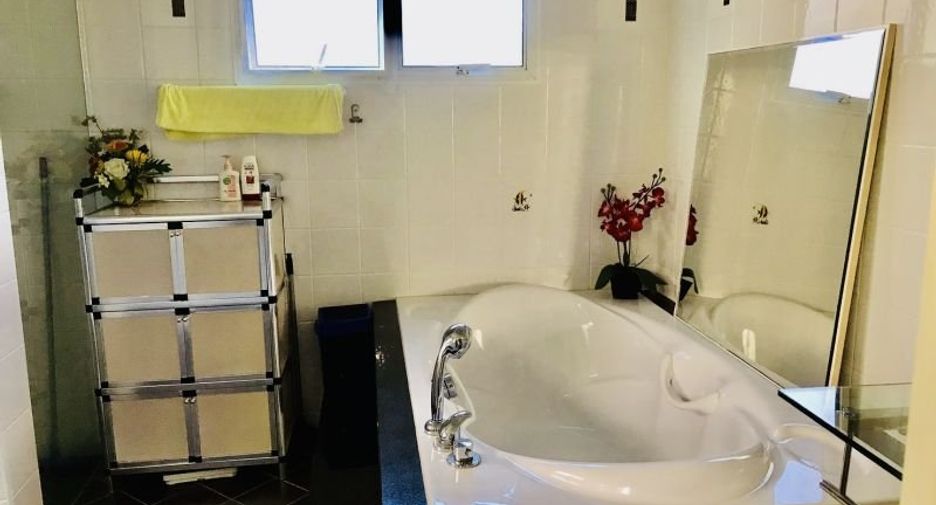 For rent and for sale 3 bedrooms house in Bang Lamung, Chonburi