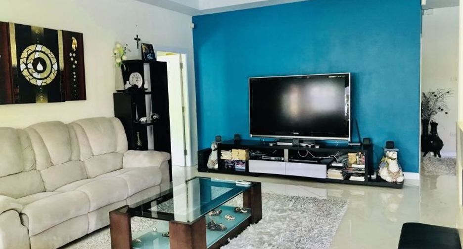 For rent and for sale 3 bedrooms house in Bang Lamung, Chonburi