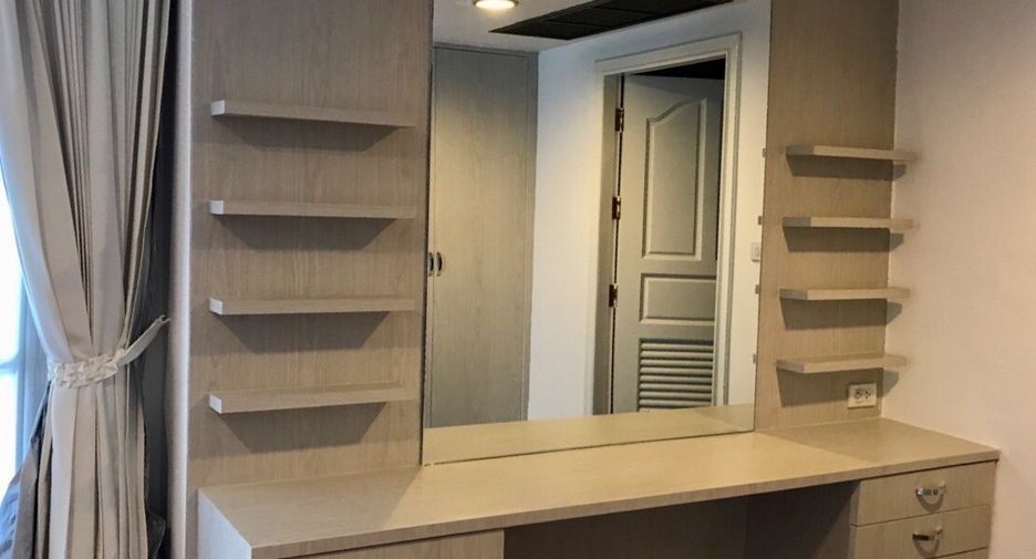 For rent 3 ベッドルーム condo in Khlong Toei, Bangkok