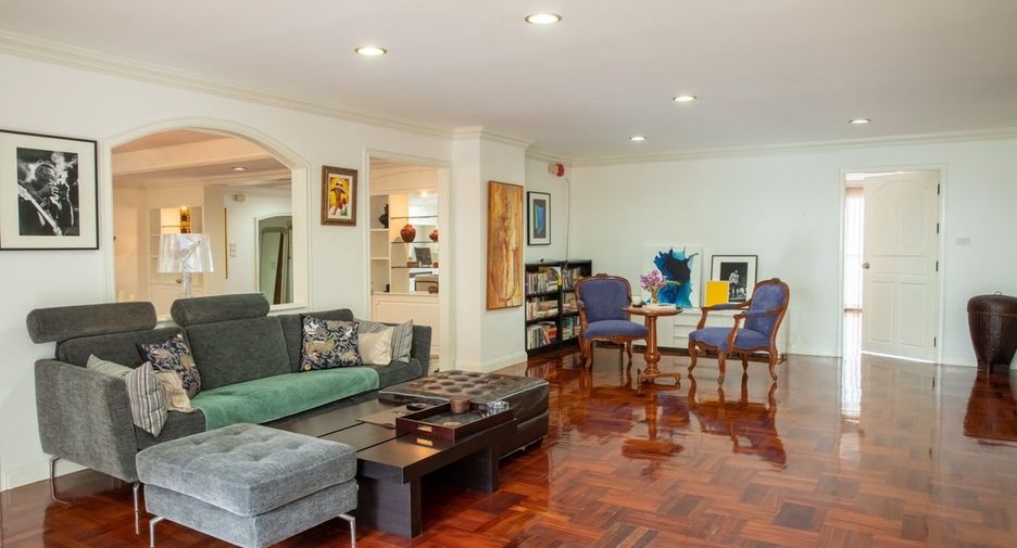 For rent 3 ベッドルーム condo in Khlong Toei, Bangkok