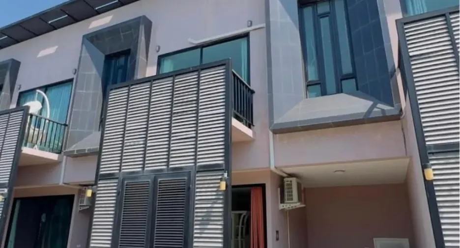 For sale 3 bed townhouse in Ko Samui, Surat Thani