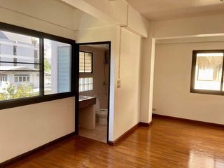 For rent 8 bed office in Khlong Toei, Bangkok