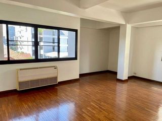 For rent 8 bed office in Khlong Toei, Bangkok