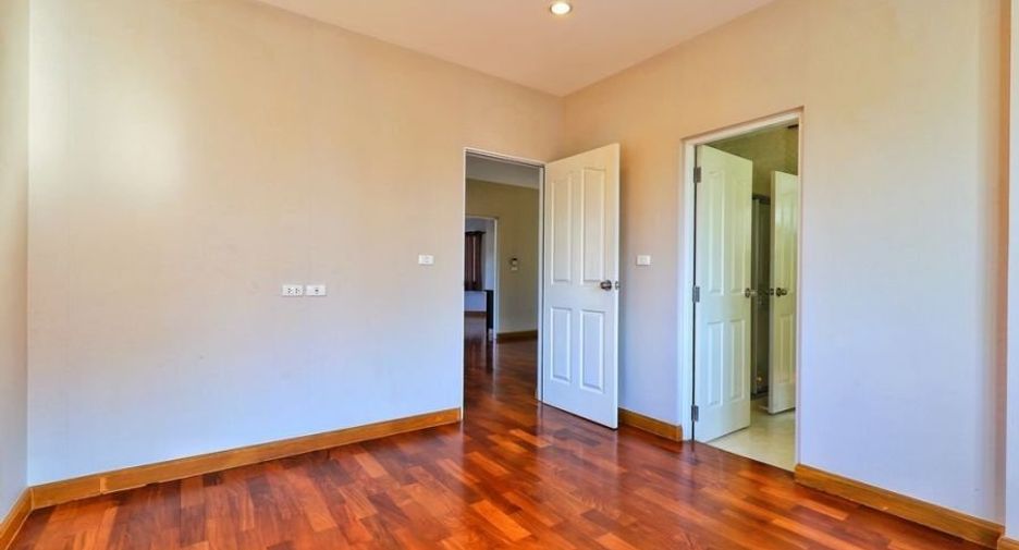 For sale 3 bedrooms house in Pak Kret, Nonthaburi