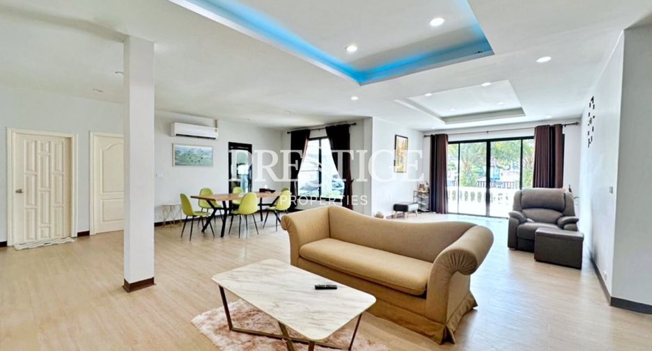 For rent 4 bed house in Pratumnak, Pattaya