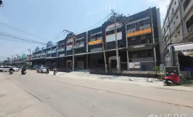 Almacén en alquiler y en venta en Bang Phli, Samut Prakan