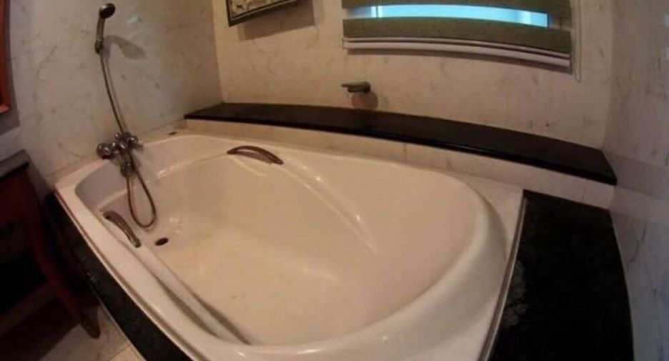 For rent and for sale 2 bedrooms condo in Watthana, Bangkok