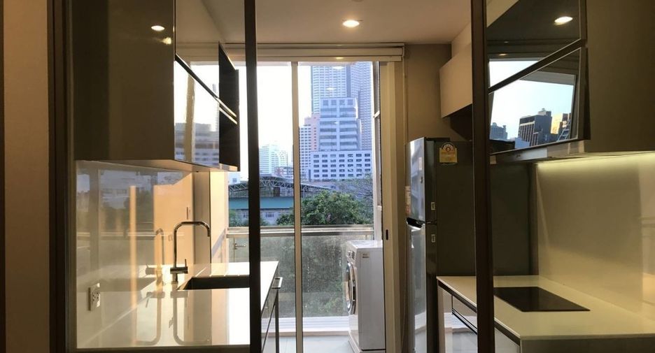 Condo en venta y en alquiler de 1 habitaciones en Sathon, Bangkok