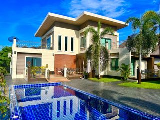 For sale 5 bed house in Sattahip, Chonburi