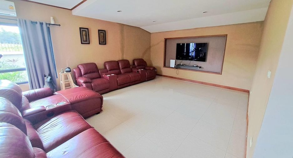For sale 5 bed house in Sattahip, Chonburi