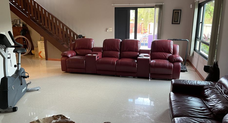 For sale 5 bed house in Sattahip, Chonburi