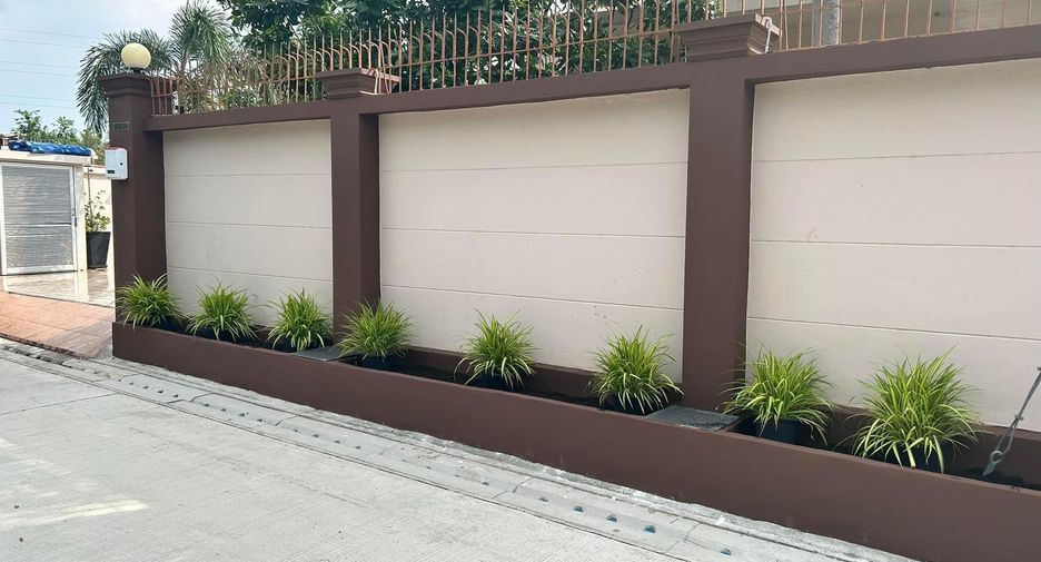 For sale 5 bed house in Sattahip, Chonburi