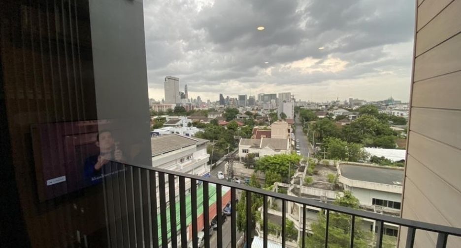 For rent 2 bedrooms condo in Phaya Thai, Bangkok