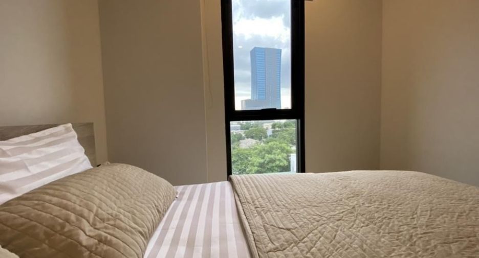 For rent 2 bedrooms condo in Phaya Thai, Bangkok