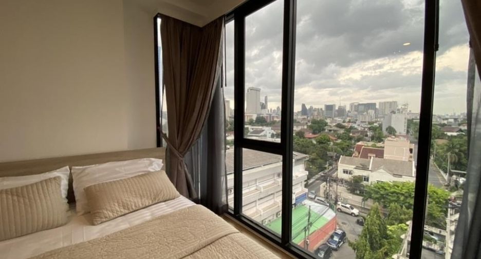 For rent 2 bedrooms condo in Phaya Thai, Bangkok