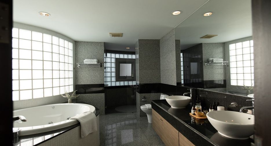 À louer 3 chambres condo à Watthana, Bangkok