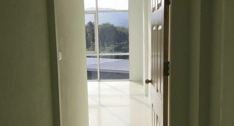 For sale 6 bed townhouse in Mueang Phuket, Phuket