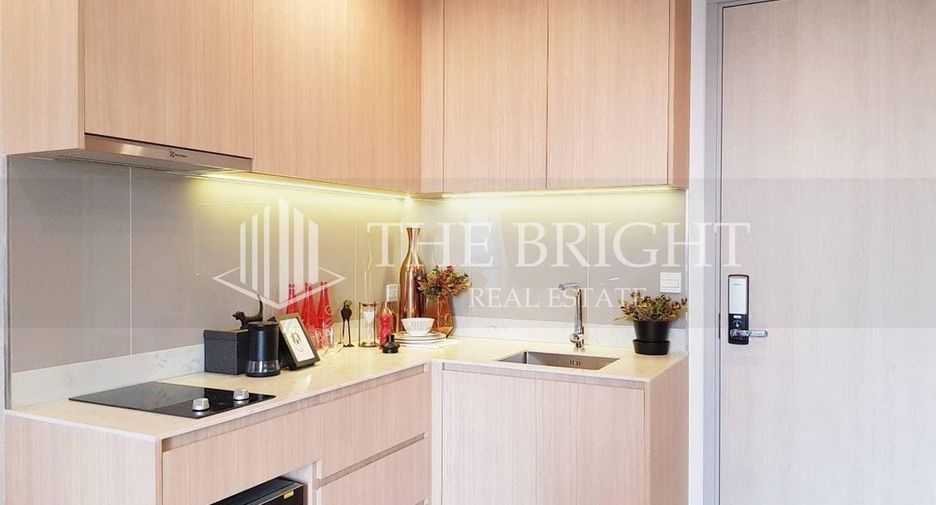 For rent 2 bed condo in Phaya Thai, Bangkok