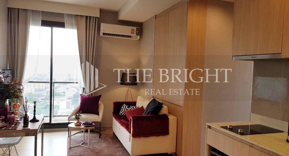 For rent 2 bed condo in Phaya Thai, Bangkok