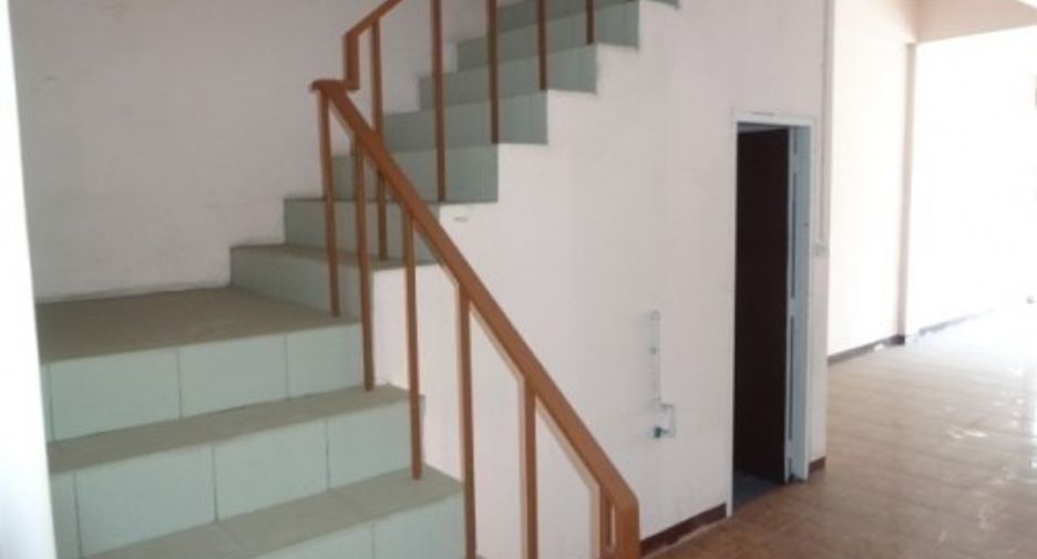 Local comercial en venta de 3 habitaciones en Khlong Sam Wa, Bangkok