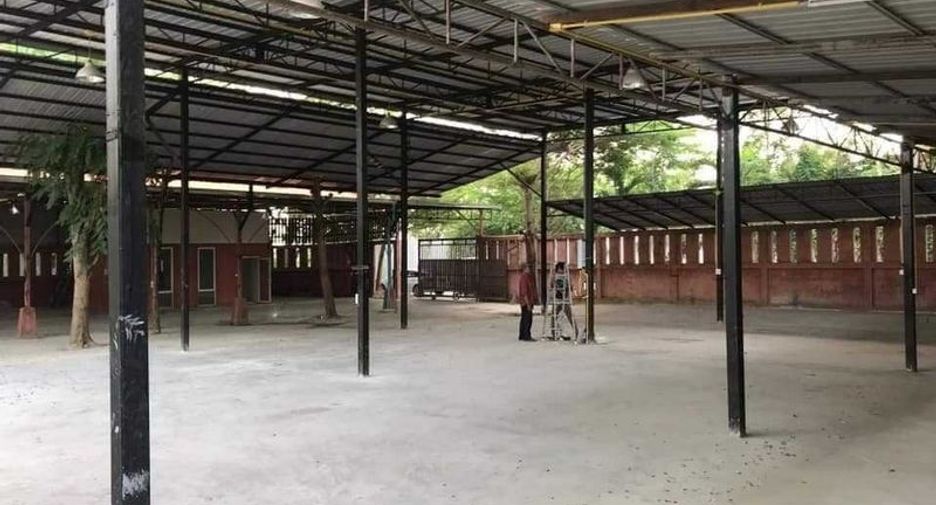 For sale and for rent warehouse in Khlong Sam Wa, Bangkok
