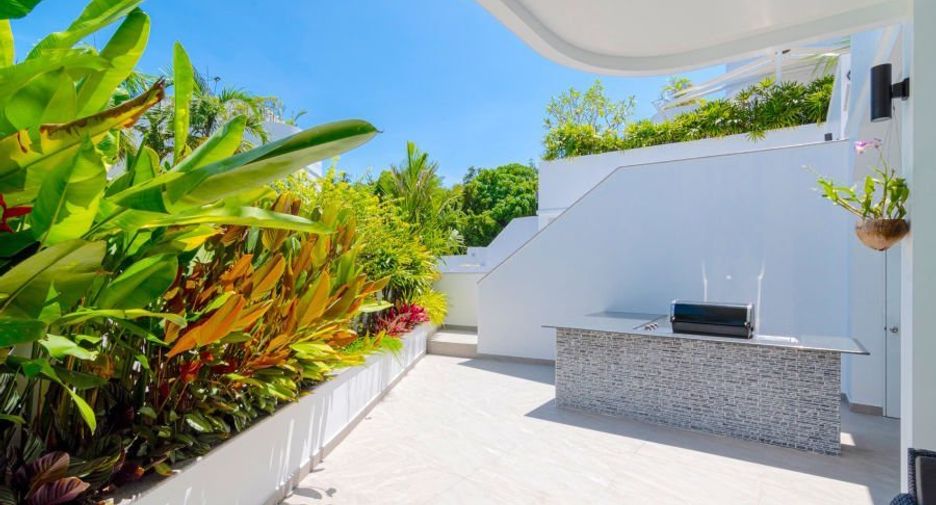 For rent and for sale 4 bedrooms villa in Mueang Phuket, Phuket