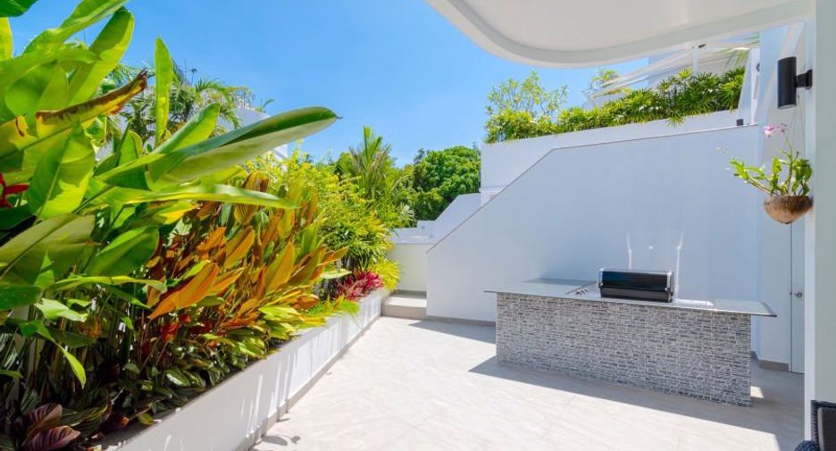 For rent and for sale 4 bedrooms villa in Mueang Phuket, Phuket