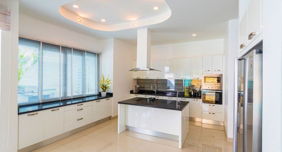 For rent and for sale 4 bedrooms villa in Mueang Phuket, Phuket