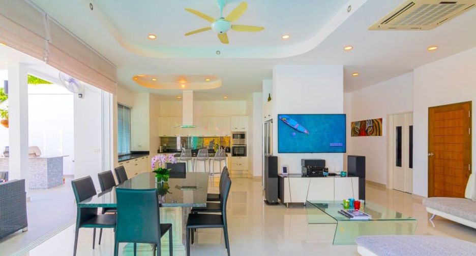 For rent and for sale 4 bedrooms villa in Mueang Phuket, Phuket