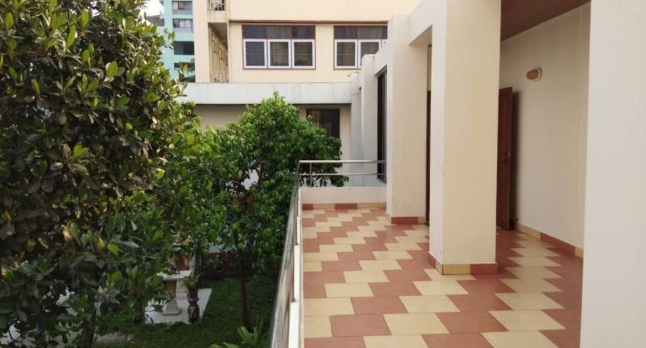 For rent 3 ベッドルーム house in Phra Nakhon, Bangkok