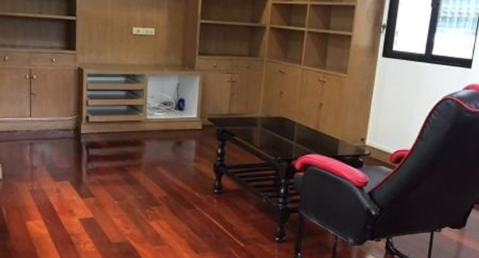 For rent 3 ベッドルーム house in Phra Nakhon, Bangkok