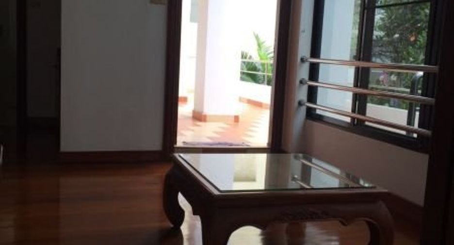 For rent 3 ベッドルーム house in Phra Nakhon, Bangkok