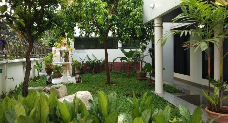 For rent 3 ベッドルーム house in Phra Nakhon, Bangkok