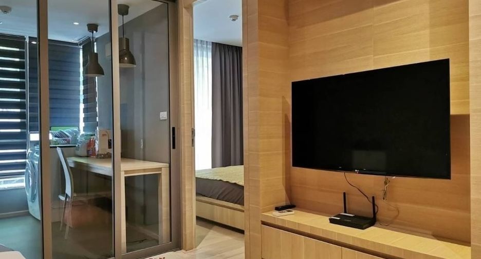 Аренда и продажа 1 кровать кондо в Сатхон, Бангкок