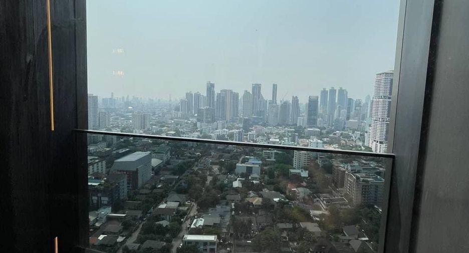 For rent 1 bed condo in Khlong Toei, Bangkok
