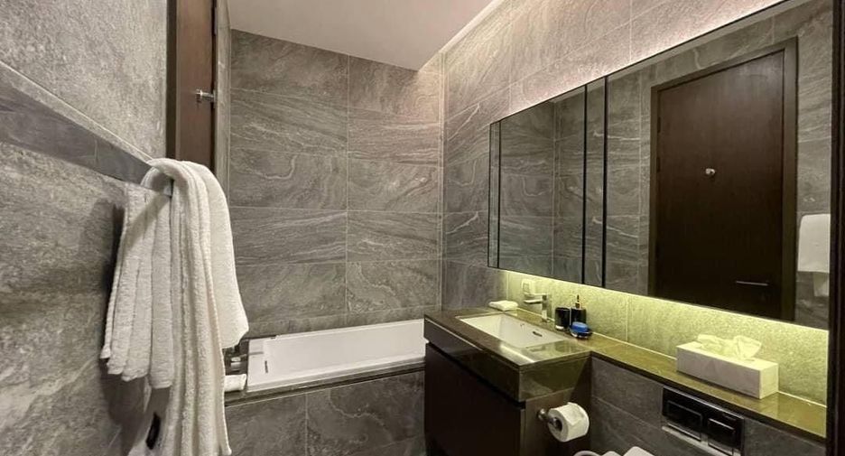 For rent 1 bed condo in Khlong Toei, Bangkok