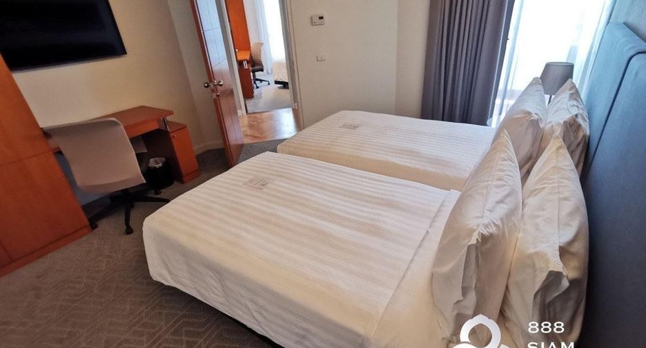 For rent 3 bedrooms condo in Yan Nawa, Bangkok