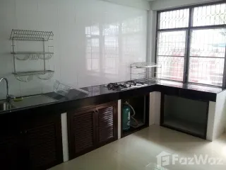 For rent 4 bed house in Huai Khwang, Bangkok